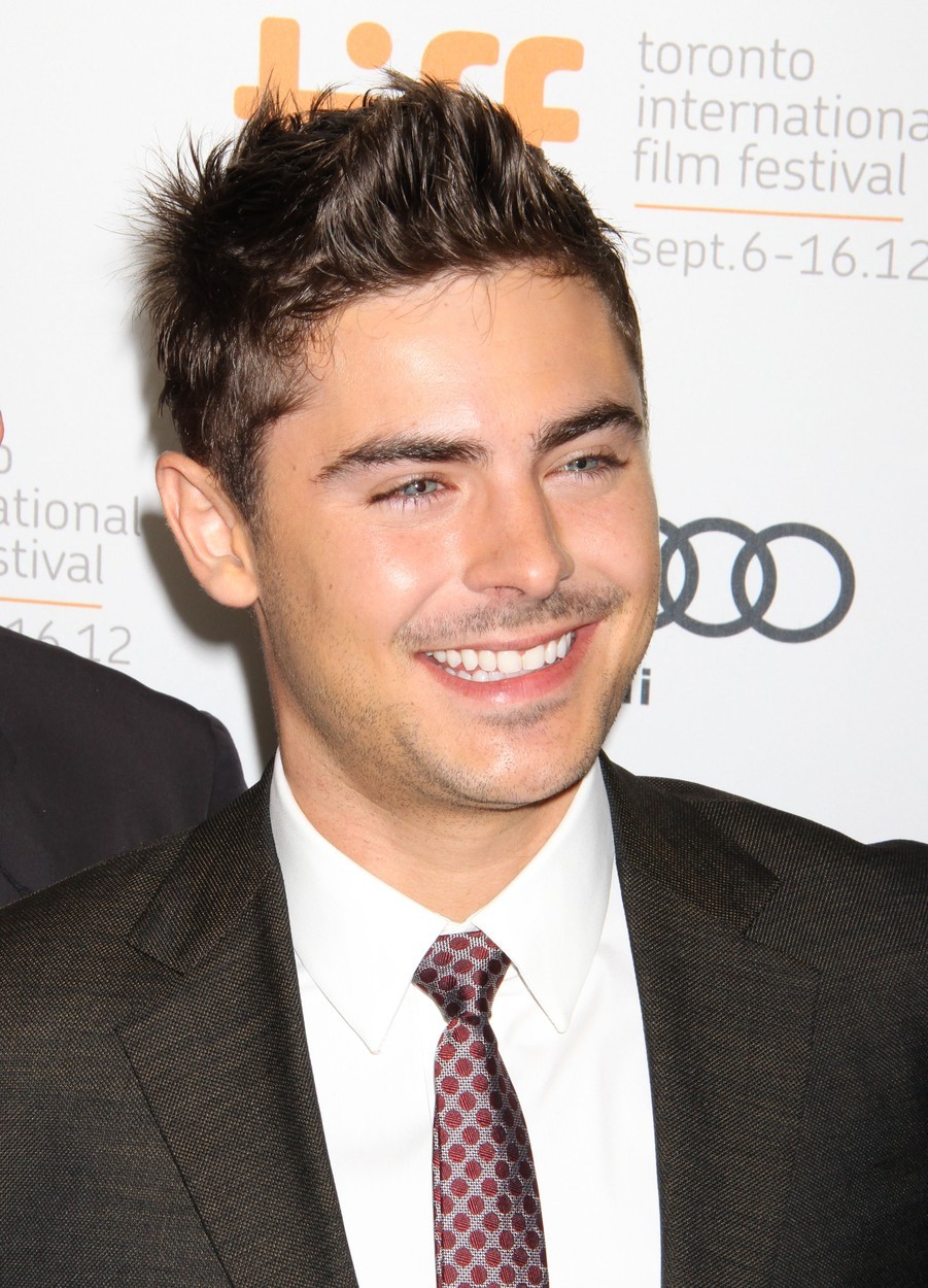 11. Zac Efron (GQ, maj 2009) »Definitivno se ne bom poročil. V mojem poslu vsi želijo, da se poročiš ali …