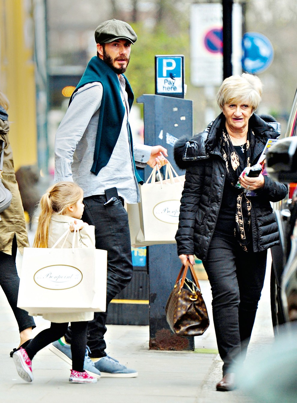 David Beckham - SANDRA GEORGINA WEST: Sandra Georgina West je mama legendarnega nogometaša Davida Beckhama. Angležinja, ki letos praznuje 67 …
