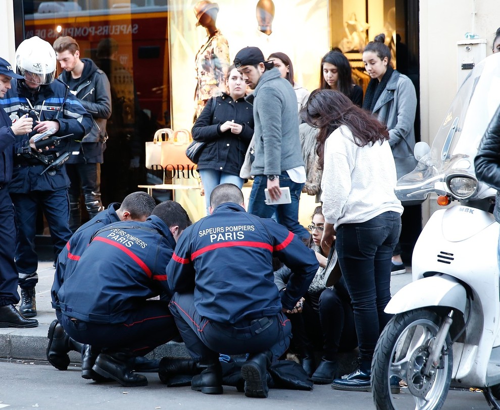 policija. Rihanna je sicer ...