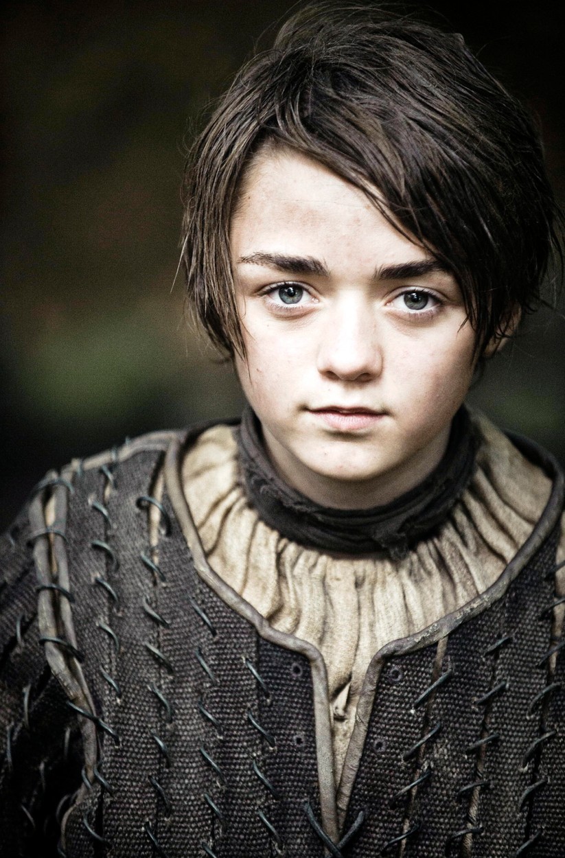 Tudi Maisie Williams, ki upodablja Aryo Stark, je praktično odrasla pred kamerami. Danes je stara ...