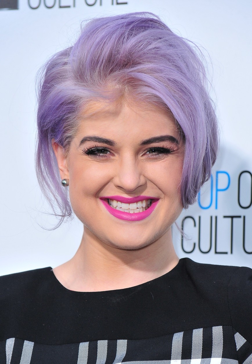 Kelly Osbourne z vijoličnimi lasmi