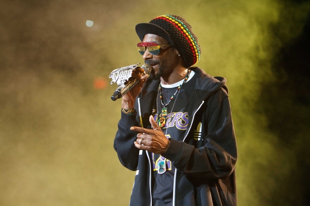 4. Snoop Dogg, Norveška Joj! Na Norveško so mu prepovedali vstop za dve leti, saj so ga na letališču ujeli, …