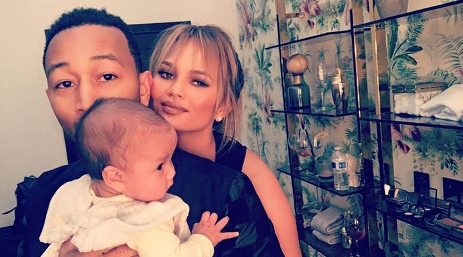 Vroča tema: prvi seks po porodu! Chrissy Teigen pravi, da sta z možem prvič po ... (foto: Profimedia)