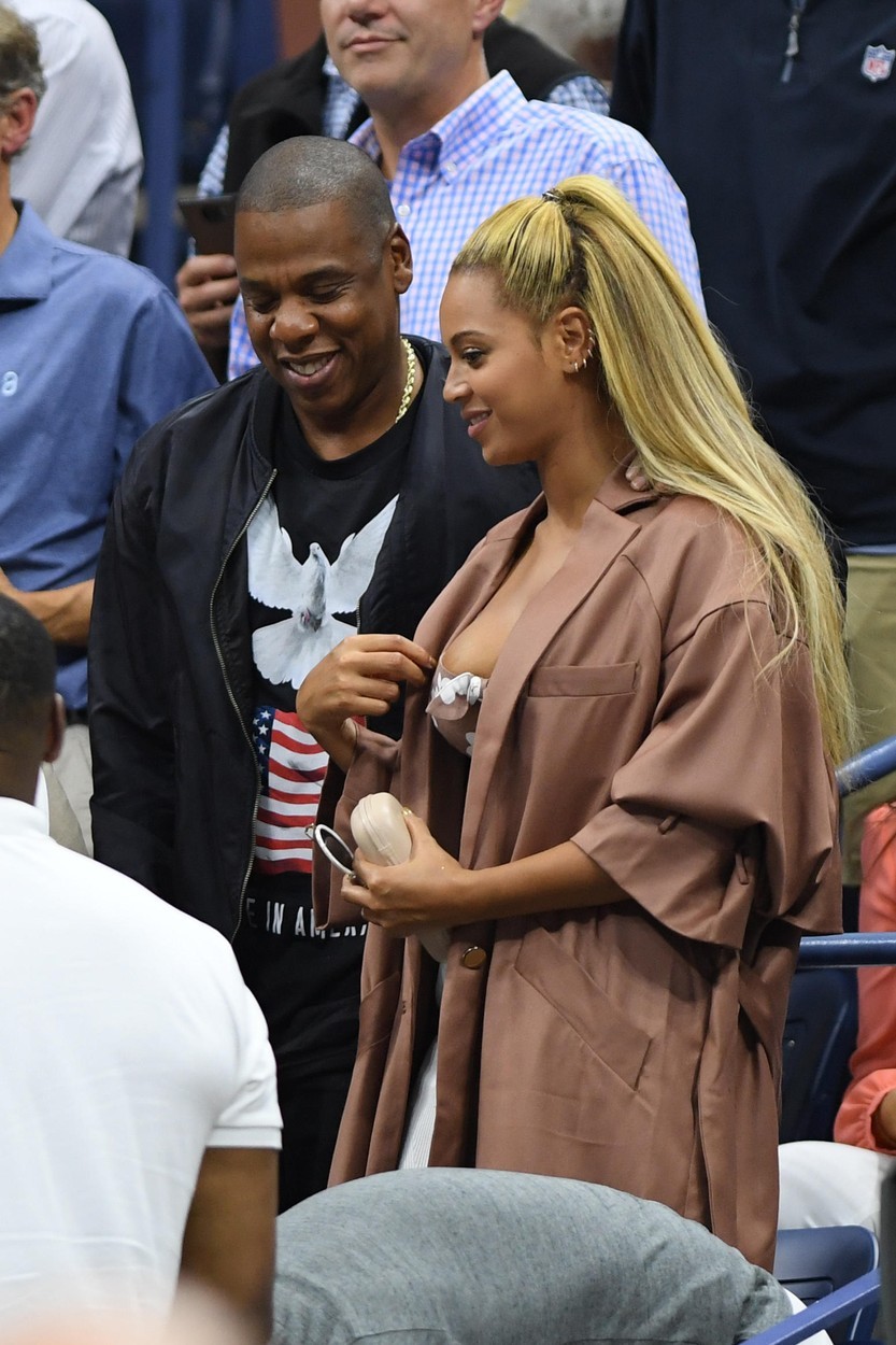 Jay Z in Beyoncé Zakonca se dobro držita 3. zapovedi iz seznama "10 stvari, s katerimi lahko utrdite razmerje" (celoten …