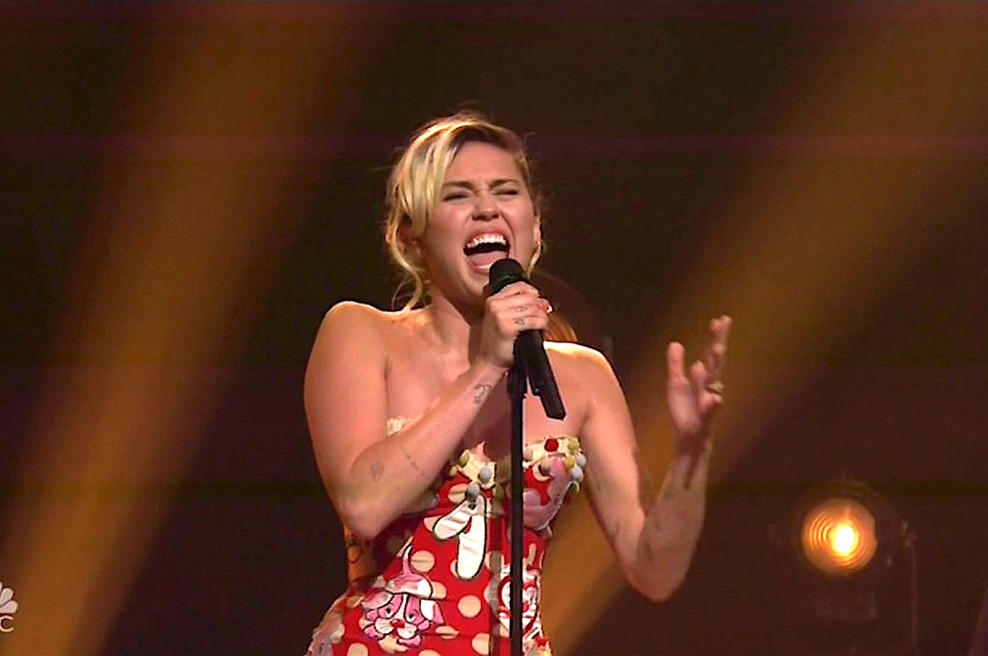 VIDEO: Miley Cyrus, je to res tvoj glas?!? (foto: Profimedia)
