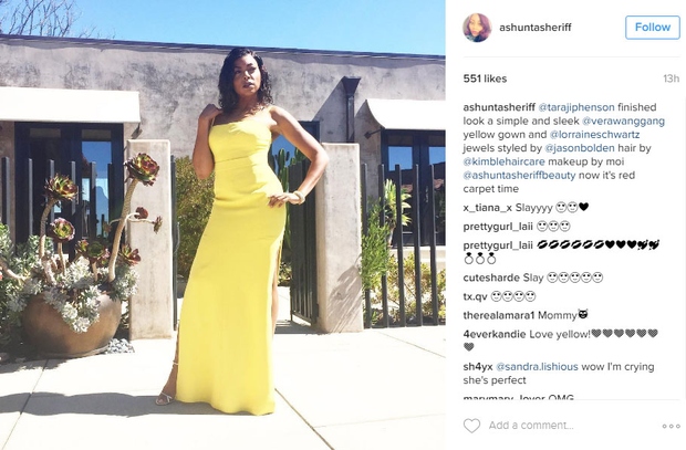 4. Pevka in igralka, Taraji P. Henson ja v simpatični rumeni obleki pozirala pred odhodom na podelitev Emmyjev ...