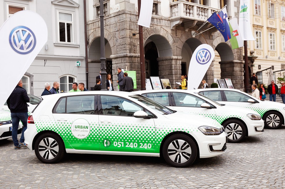 Po Ljubljani odslej tudi s "prevozom na klic" (foto: Helena Kermelj)