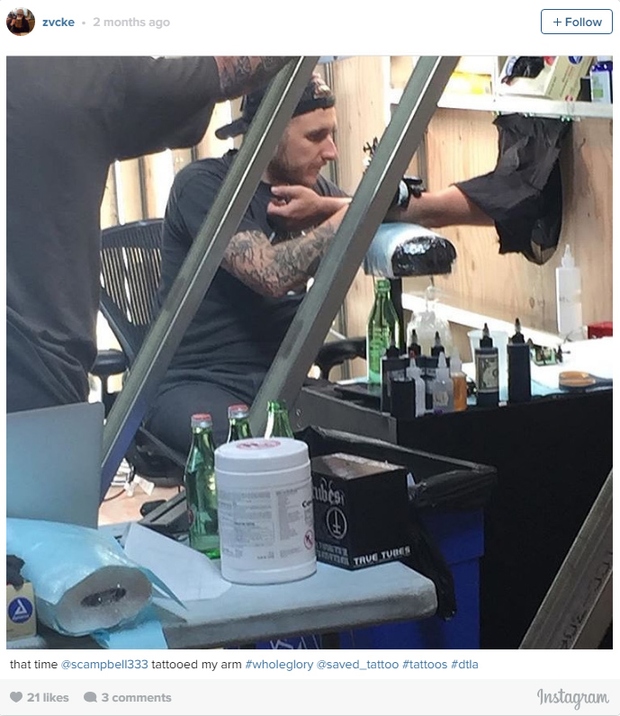 Če želiš, da te Scott, ki je z barvo za tatuje prepojil že marsikatero zvezdniško kožo (Marc Jacobs, Robert Downey …