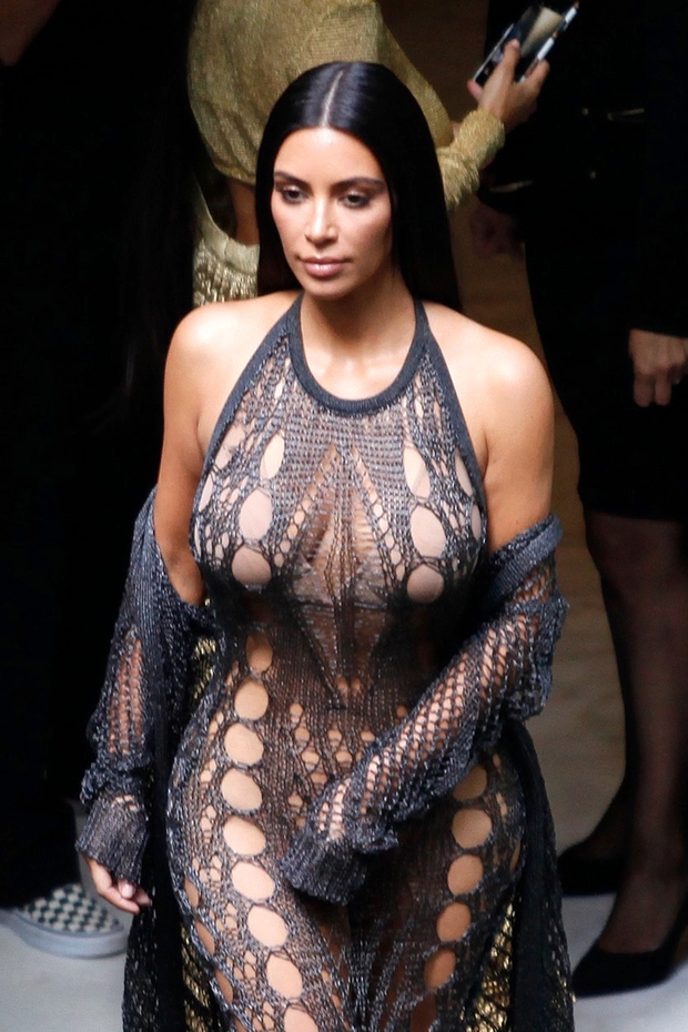 FOTO: Poglej, kaj sta Kim in Kourtney nosili na Pariškem tednu mode