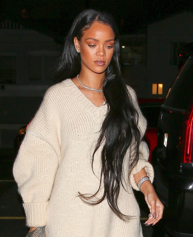 FOTO: Poglej, kako hudo je Rihanna eksperimentirala z lasmi!