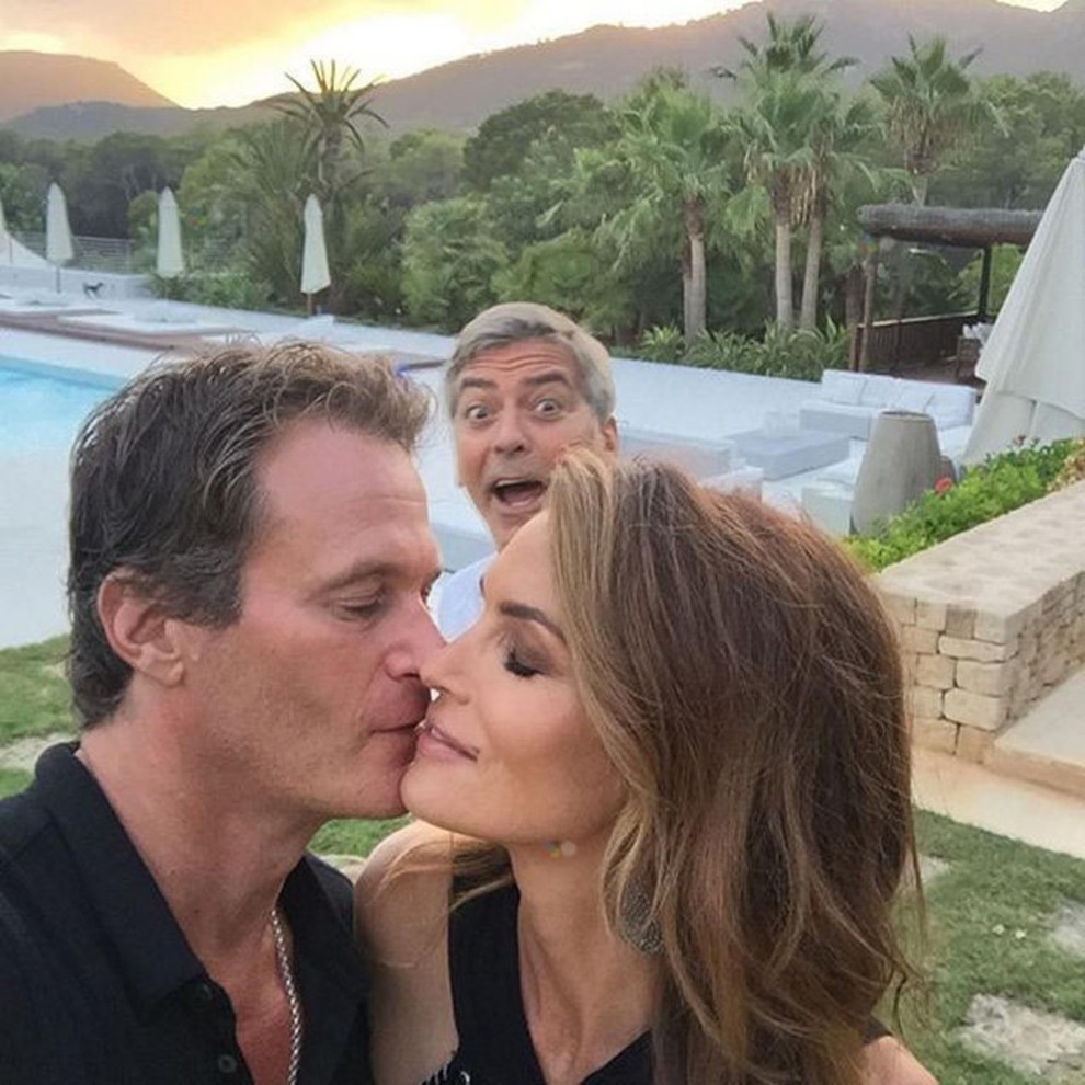 Takole je George Clooney zmotil intimen trenutek Cindy Crawford in njenega soproga.