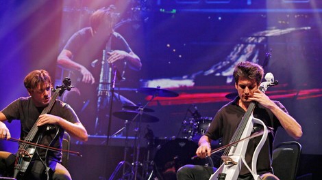 Svetovna glasbena senzacija 2Cellos podira rekorde: Prihajajoči aprilski koncert v Stožicah razprodan!
