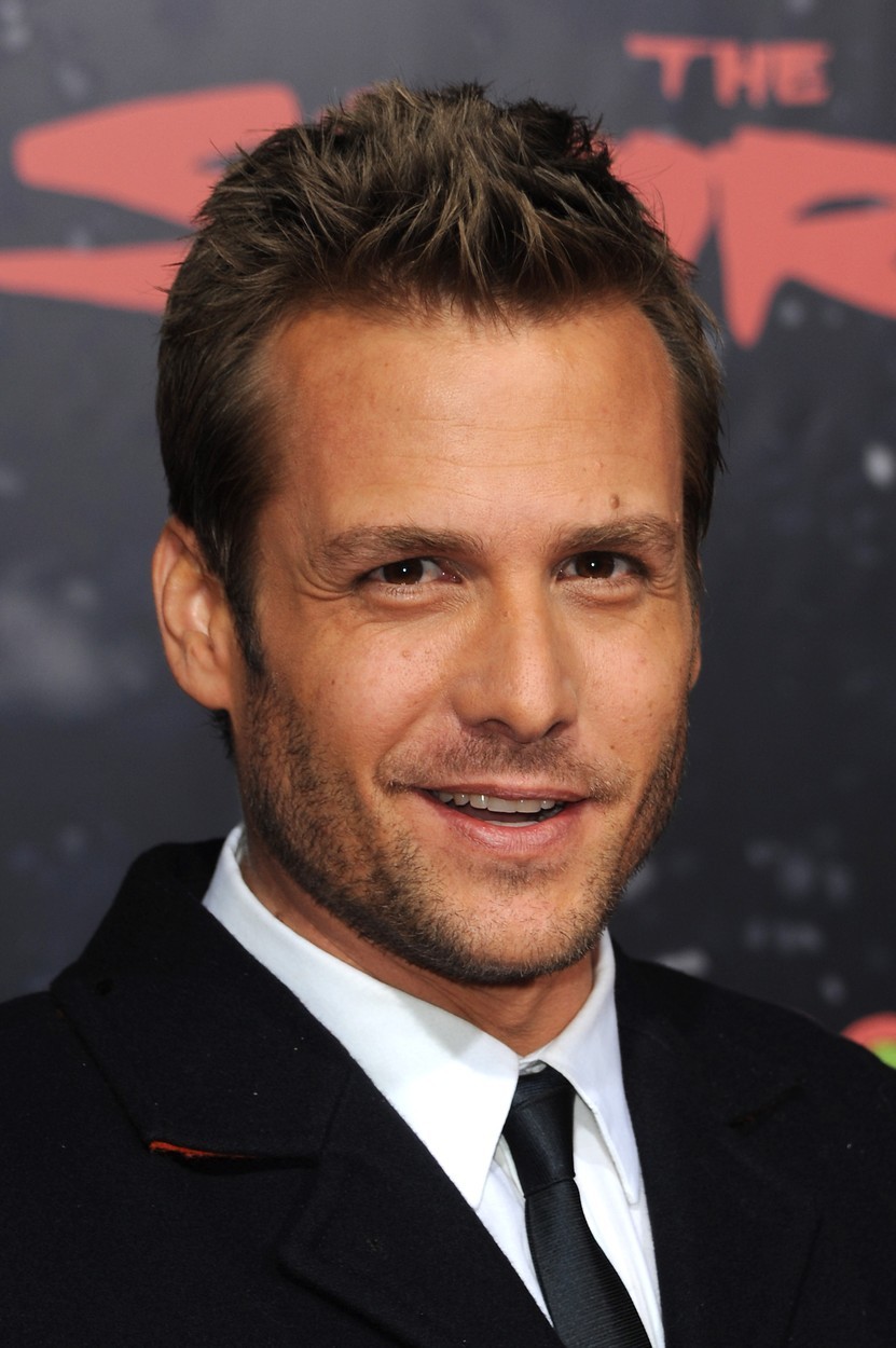 Gabriel Macht nas je popolnoma očaral v televizijski seriji Suits. Zaradi njega ne bi zamudile niti ene epizode …