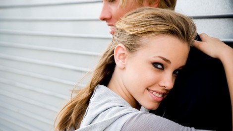 4 dobri razlogi, zakaj so moški z ženskimi prijateljicami boljši partnerji?