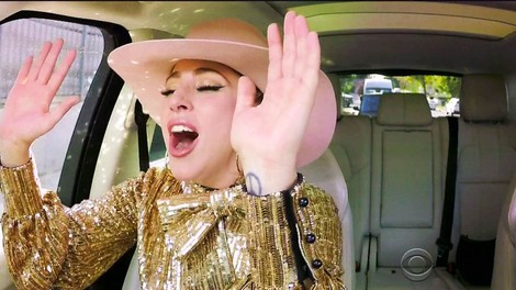 VIDEO: Lady Gaga nastopila v najzabavnejših Carpool Karaokah doslej!