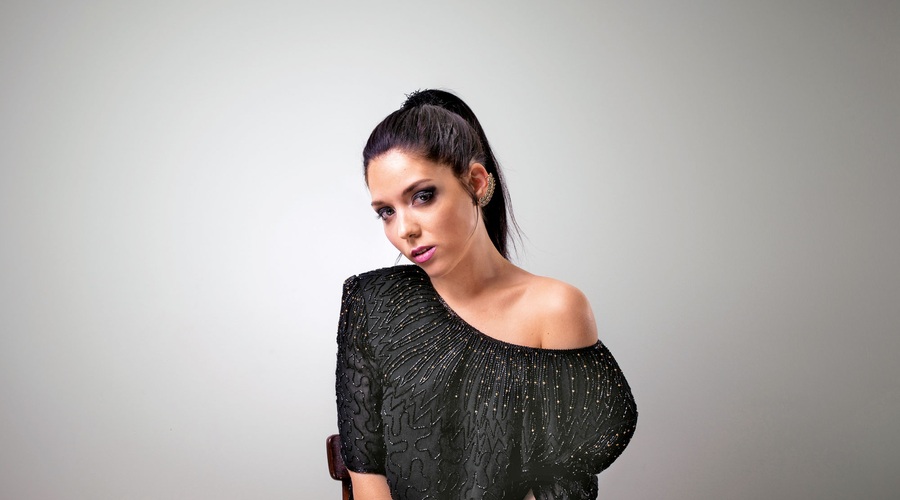 Ina Shai: Slovenka, ki se že druži z velikani iz sveta glasbe (VIDEO) (foto: Jurij Gubanc)