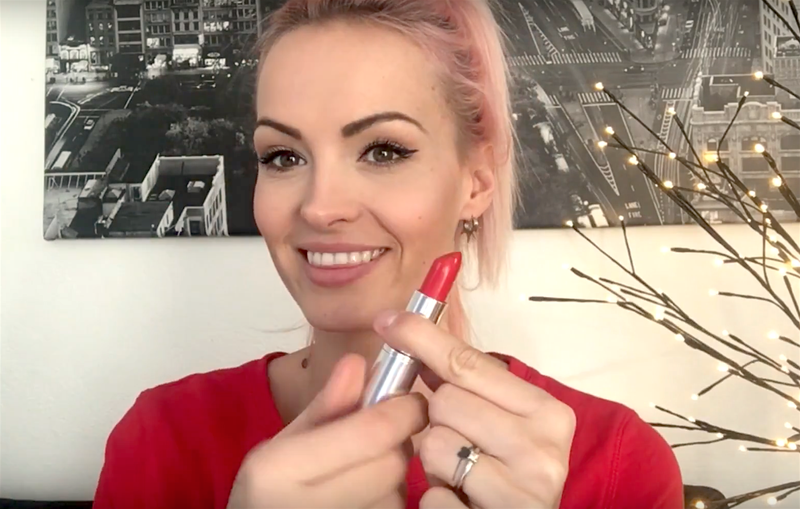 VIDEO: Tjaša Kokalj v 1-minuti pokaže kar 2 praznična make-upa! (foto: screen shot)