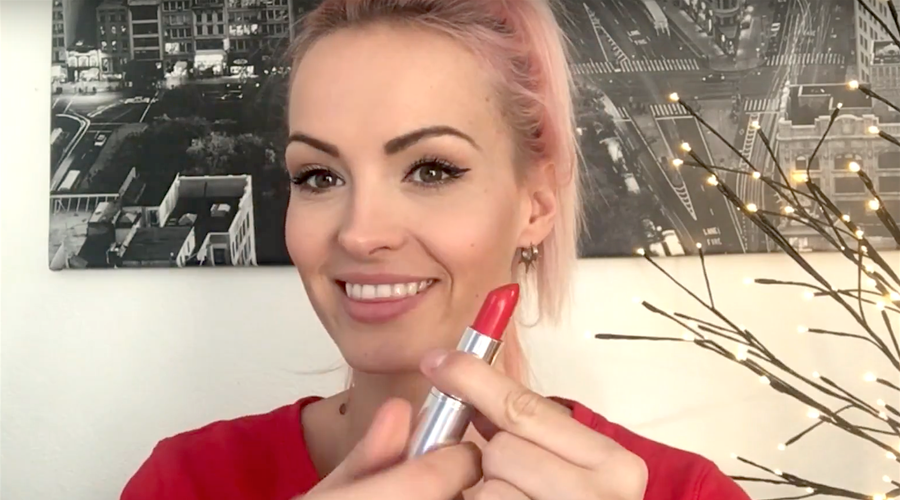VIDEO: Tjaša Kokalj v 1-minuti pokaže kar 2 praznična make-upa! (foto: screen shot)