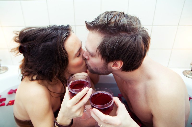 Tako slabe so lahko posledice seksa pod vplivom alkohola! (foto: Profimedia)