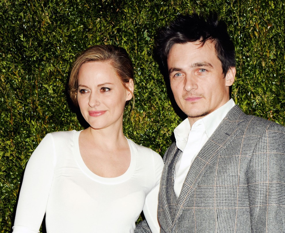 Angleški igralec in filmski ustvarjalec Rupert Friend se je 1. maja na skrivaj, v krogu najožjih sorodnikov in prijateljev, poročil …