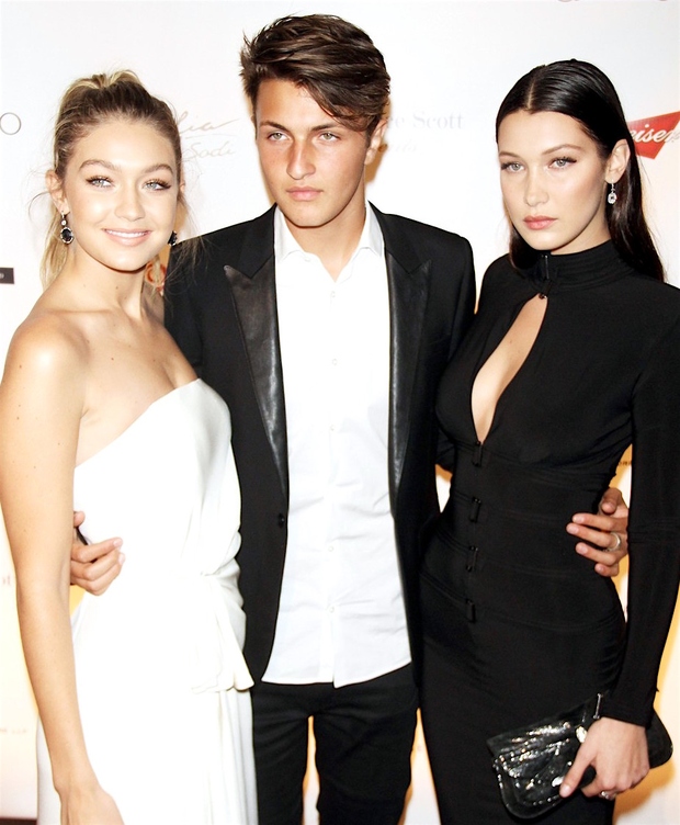 Sestri, 21-letna Gigi in 20-letna Bella, sta veliki zvezdi na manekenskem nebu, a tudi njun mlajši brat Anwar Hadid, ki …
