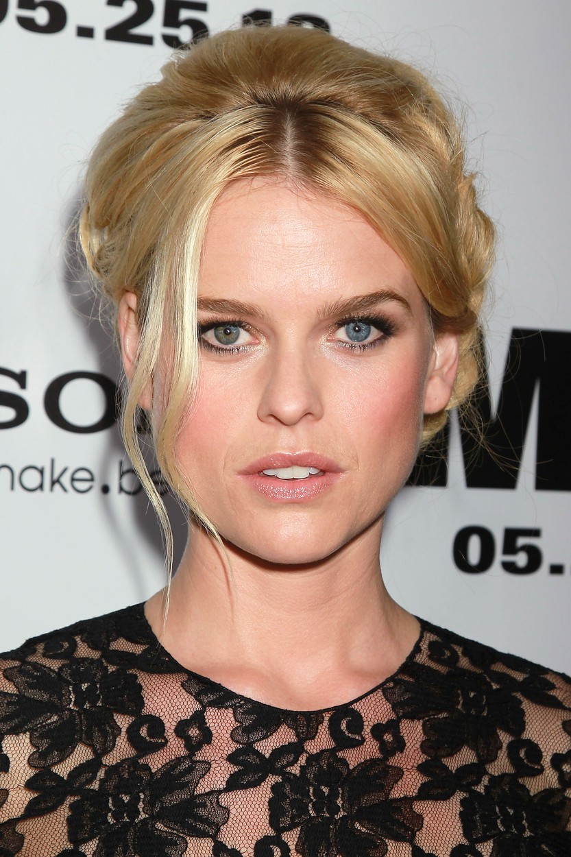 5| Alice Eve Eno igralkino oko je modro, drugo pa zeleno. Precej presenetljivo! Pri goodhousekeeping.com razkrivajo, da se je nekoč …