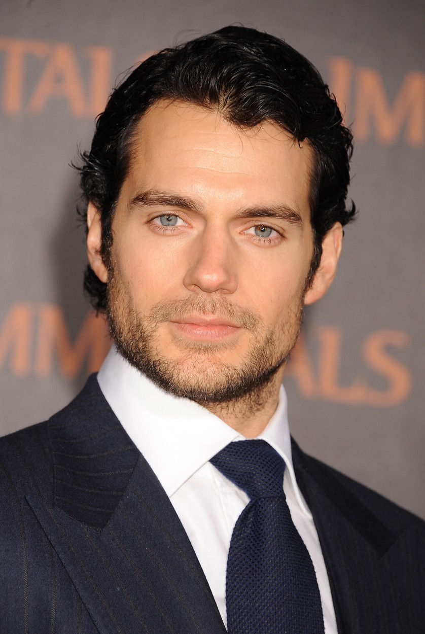 4| Henry Cavill Normalno je, da ima 'Superman' eno oko drugačno od drugega. Vsekakor! To je dokaz, da ima dejansko …