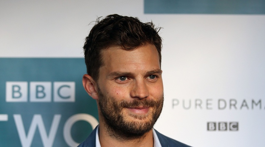 OMG! Si vedela, da Jamie Dornan tudi noro dobro poje? Poglej si ta video! (foto: Profimedia)