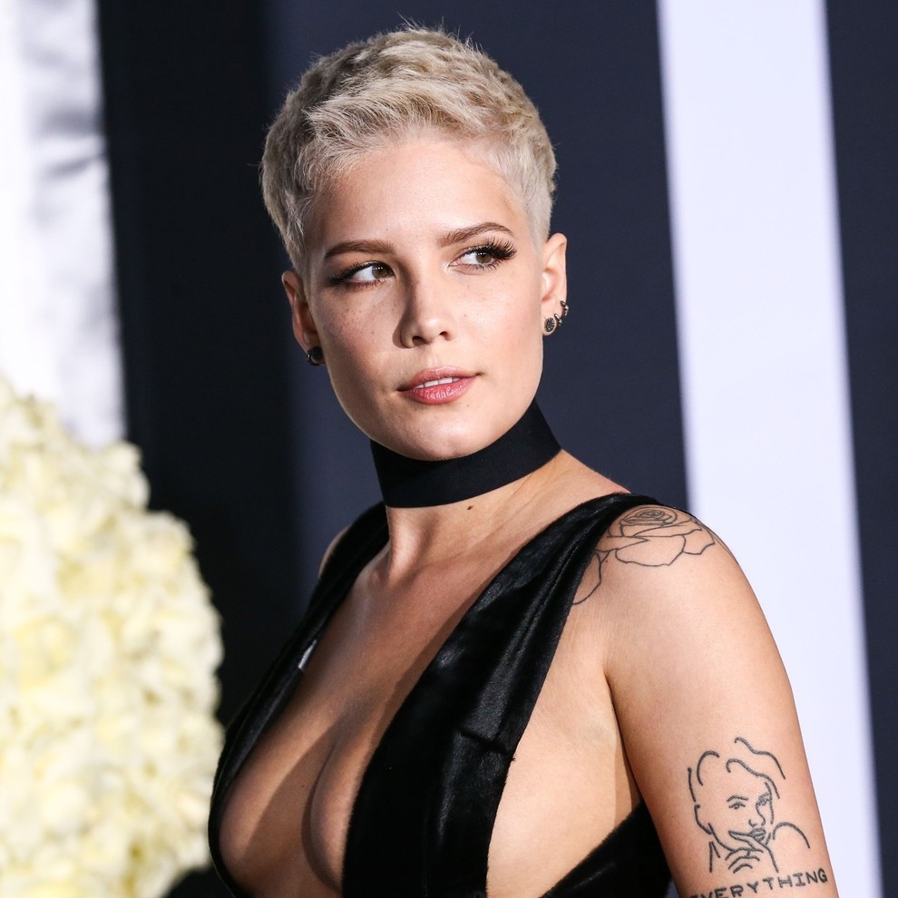 FOTO: Dakota ali Rita - Katera je bolj blestela na premieri 50 odtenkov teme?