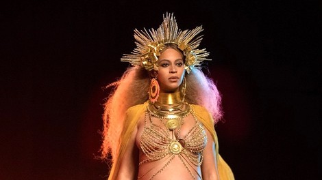 VIDEO: Oglej si zgodovinski nastop noseče Beyonce (ostali smo brez besed)