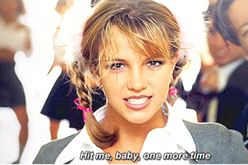 OMG! Poglej, komu je bila v originalu namenjena skladba Britney "Hit me, baby, one more time" (foto: PrtSc Cosmopolitan.co.uk)