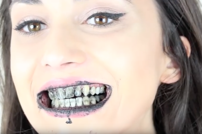 VIDEO: To je nenavaden način, s katerim bodo tvoji zobje beli kot še nikoli (foto: YouTube/ScreenShot)