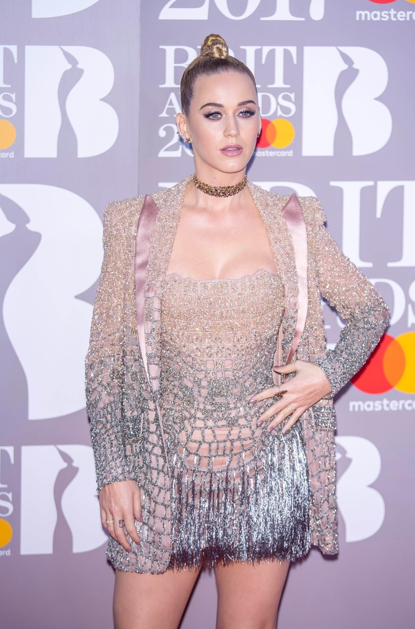 BRIT Awards 2017: Poglej, kaj so nosile svetovno znane zvezdnice (FOTO)