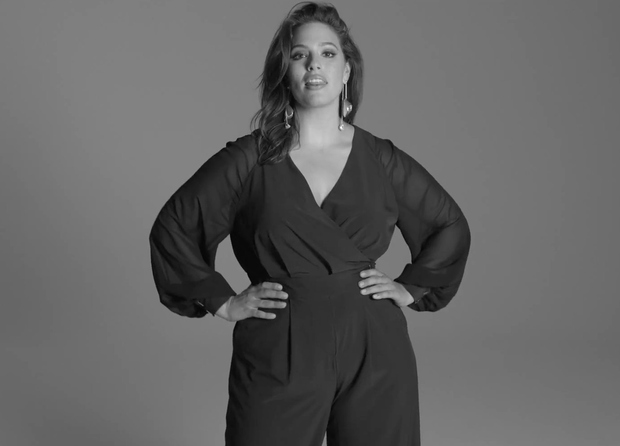 FOTO: Močnejša manekenka Ashley Graham navdušuje v novi kampanji za 'plus-size' oblačila