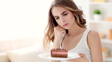 6 trikov, kako lahko premagaš občutek krivde po "slabi" hrani