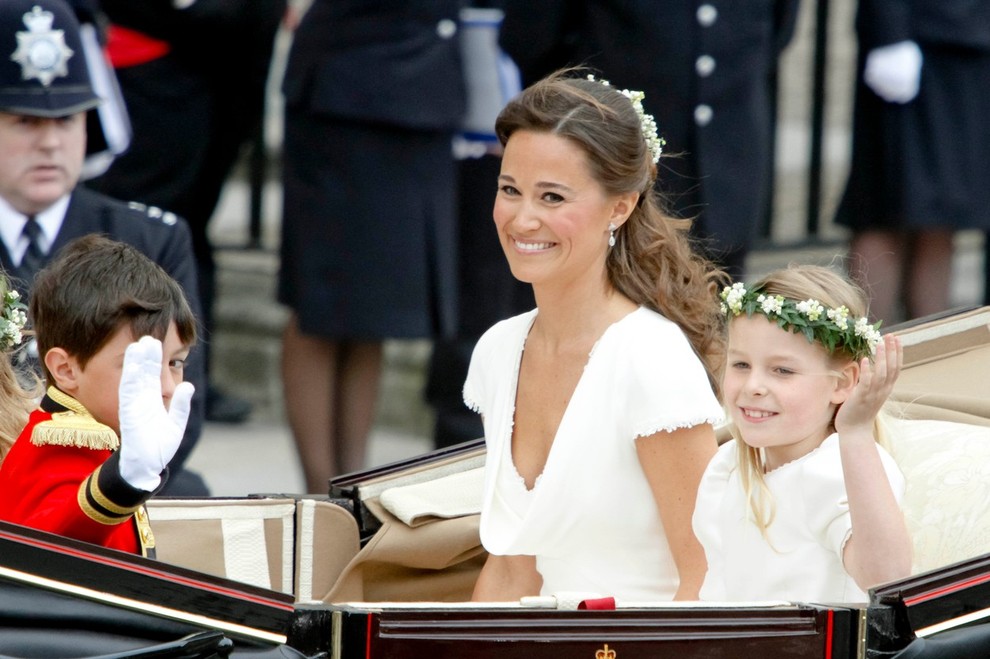 Pippa Middleton Pippa Middleton nikoli ni bila v soju žarometov, tudi ko je njena sestra Kate že bila stalno dekle …