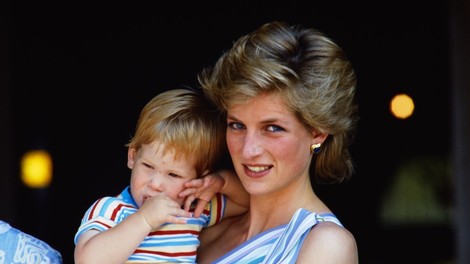 Princ Harry po 20 letih spregovoril o boleči izkušnji izgube mame