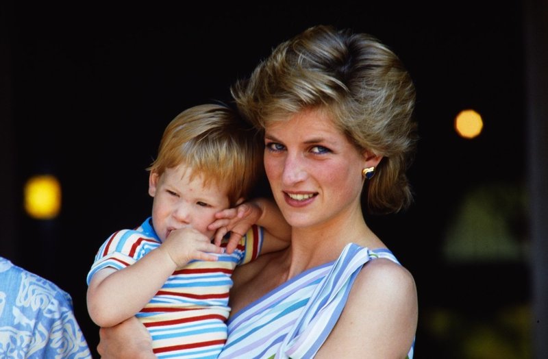 Princ Harry po 20 letih spregovoril o boleči izkušnji izgube mame (foto: Profimedia)
