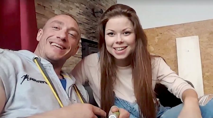 VIDEO: Pokukaj, kaj tekmovalci počnejo v zakulisju šova Zvezde plešejo 2017 (foto: video screen shot)