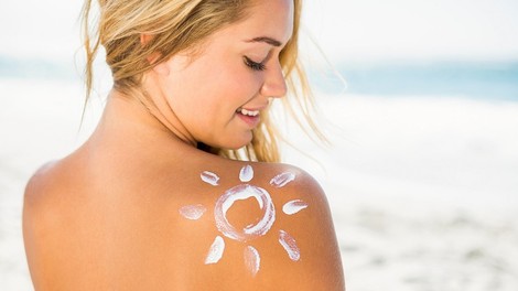 6 načinov, kako zaščititi kožo pred soncem (priporočila dermatologov)