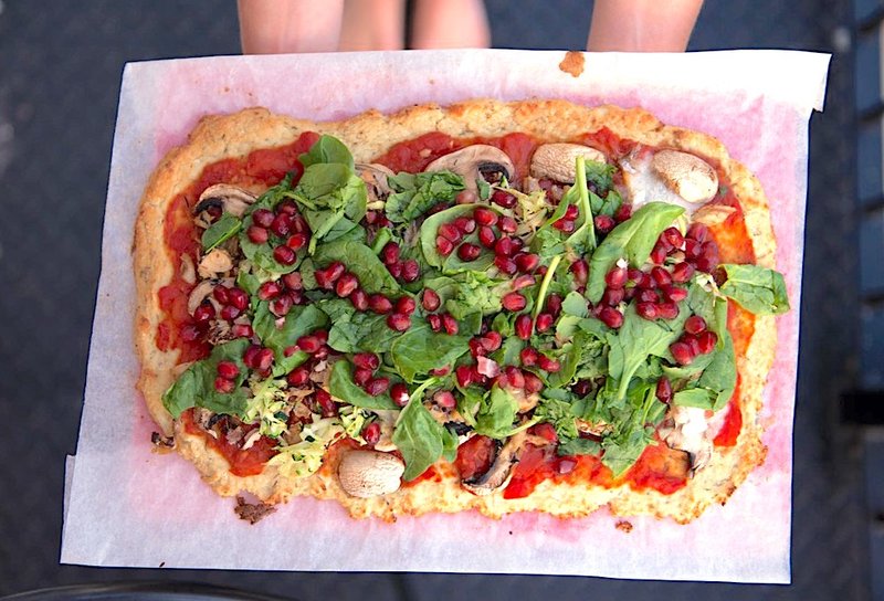 Cvetačna pica: ko obožuješ pico, pa ti jo tvoja dieta prepoveduje (recept) (foto: Profimedia)