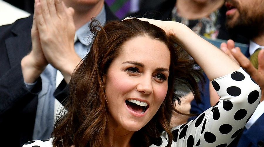 Kate Middleton navdušuje z novo dolžino las - Je to nova hit pričeska letošnjega poletja? (foto: Profimedia)