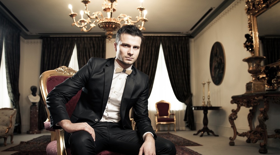 Slovenija ima hude (beri: seksi) politike! To je najbolj seksi ministrov svetovalec (foto: Miha Kolar)
