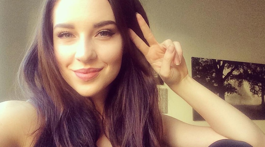 FOTO: Izvedeli smo, kje dopustuje Maja Keuc! (foto: Instagram.com/@amayamusicofficial)