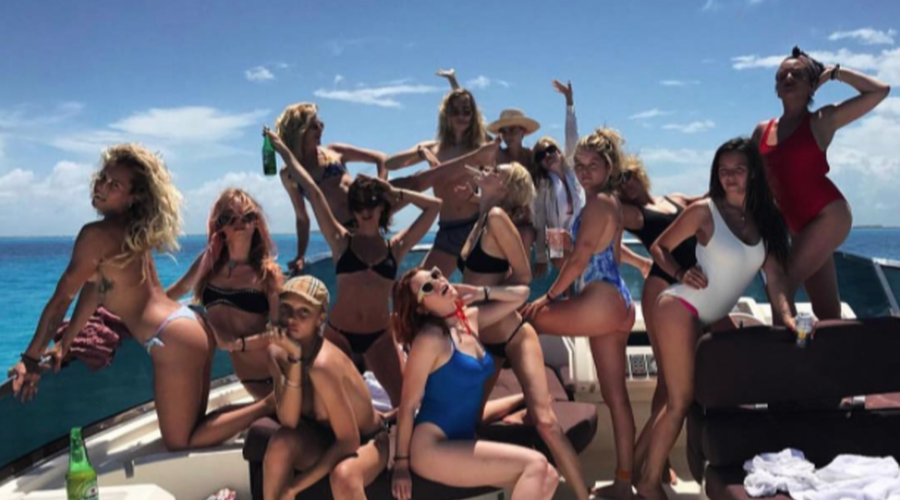 FOTO: Tako noro je svoj 25. rojstni dan praznovala svetovno znana manekenka Cara Delevigne (foto: www.instagram.com/)