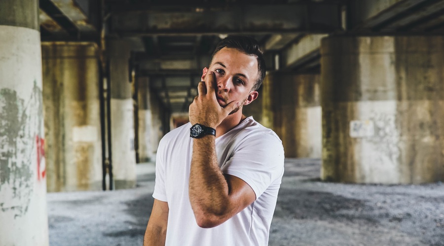 "Ženske, pustite nam naših 5 minut!" (iskren zapis našega novinarja) (foto: Unsplash/Chris Benson)