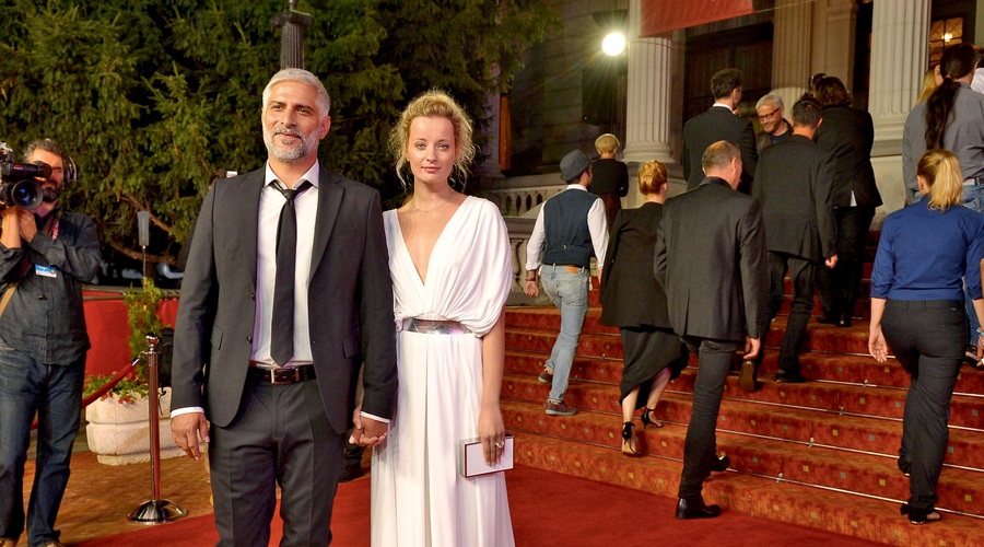 Ja pa iiiiii! Poglej, kako LEPA nevesta je bila Ajda Smrekar 👰🏼 (foto: Primož Predalič)