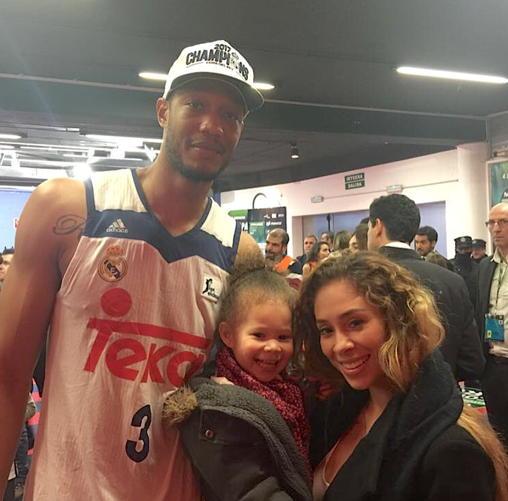 Anthony Randolph ljubi Mariselo Fernandez, s katero ima hčerkico Kaylo.