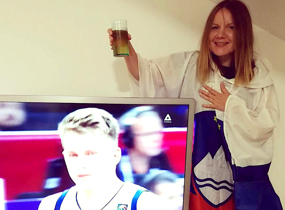 Zlato medaljo za izjavo dobi komičarka Tanja Kocman, ki je takole navijala za naše, po zmagi pa hudomušno izjavila: "Dragiću …