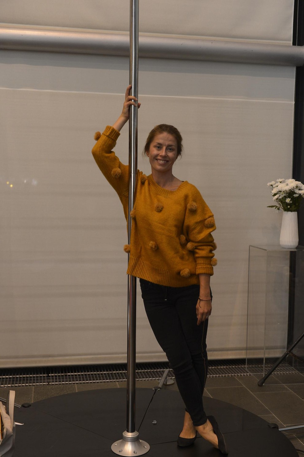 Martina Razinger je prikazala ples ob drogu.